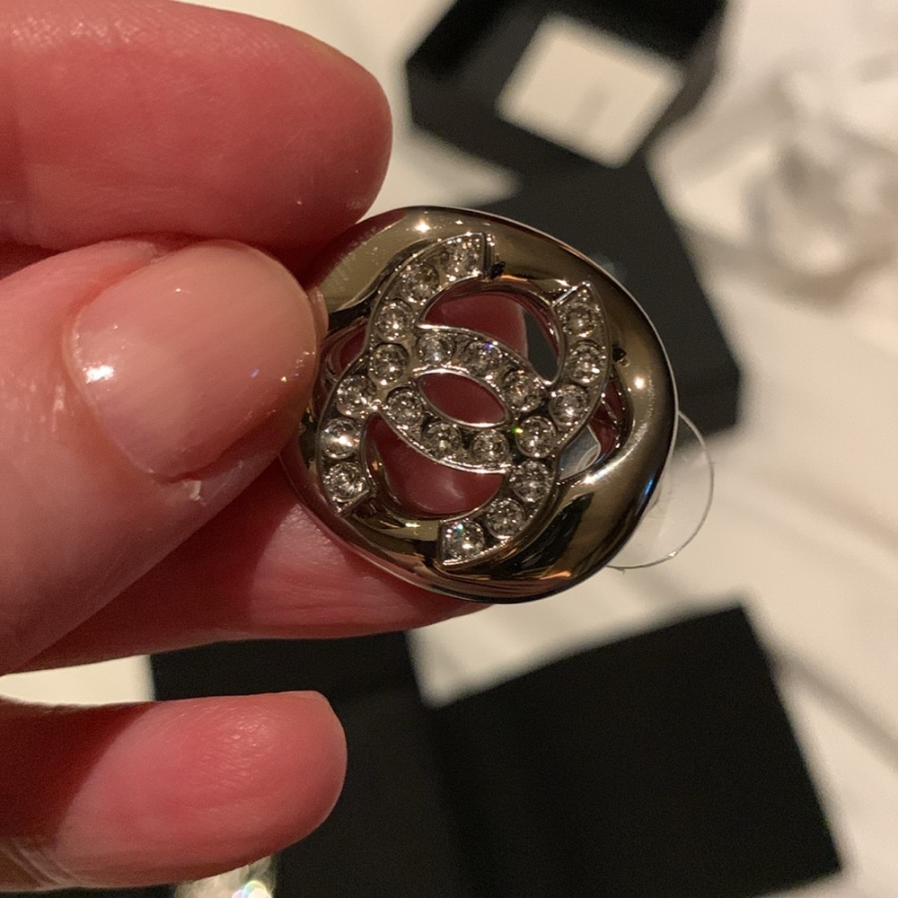 Chanel Silver Earrings with cc logo,absolutely stunning brand new,authentic,rare